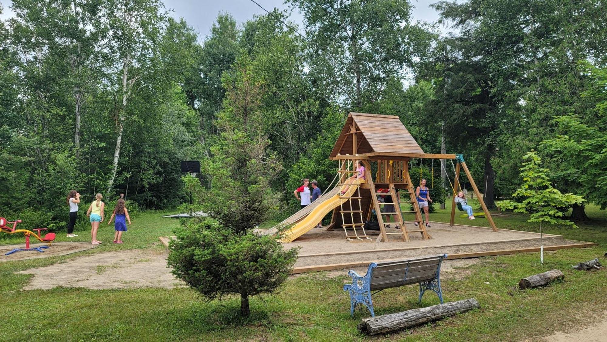 Parkway Cottage Resort And Trading Post Dwight Ngoại thất bức ảnh