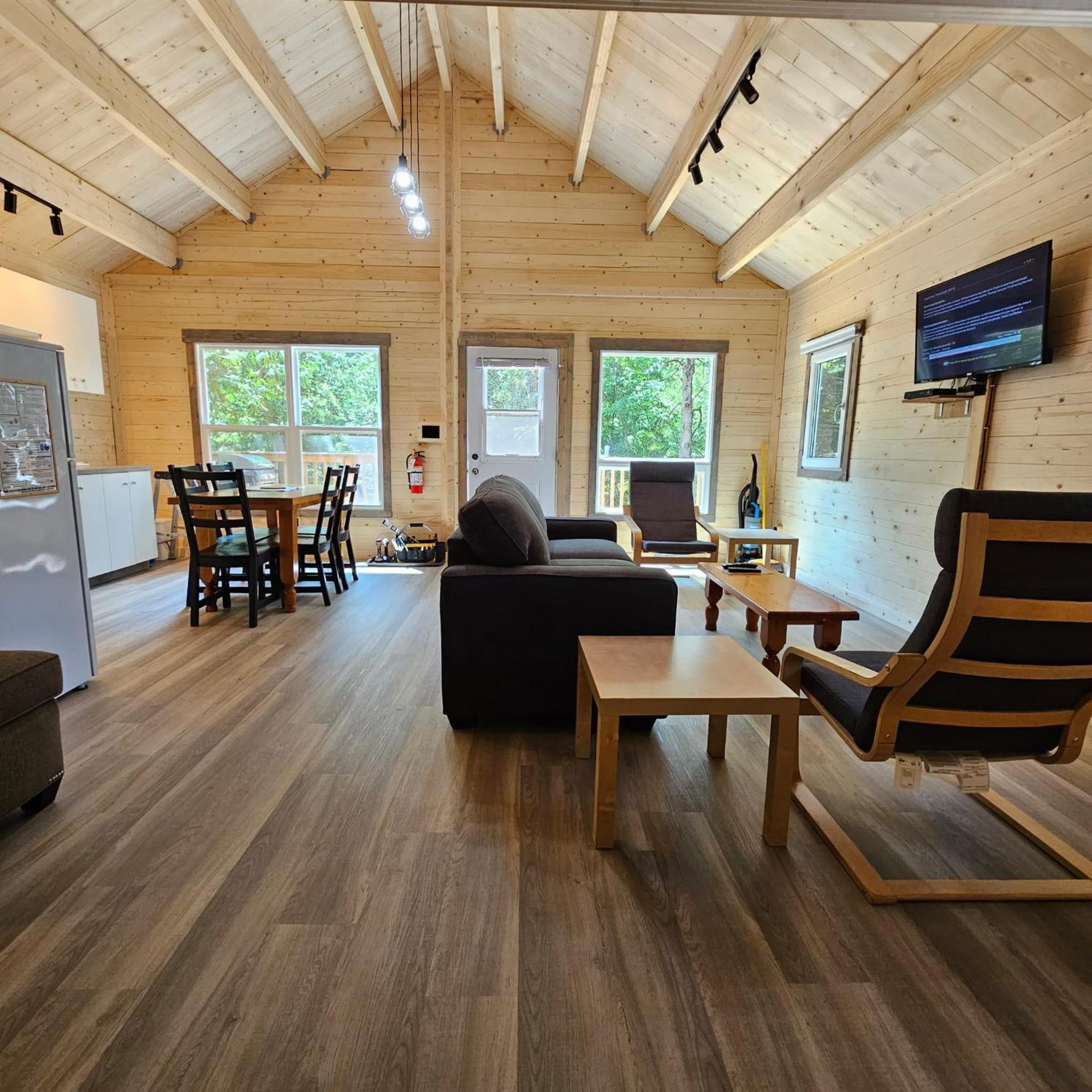 Parkway Cottage Resort And Trading Post Dwight Ngoại thất bức ảnh