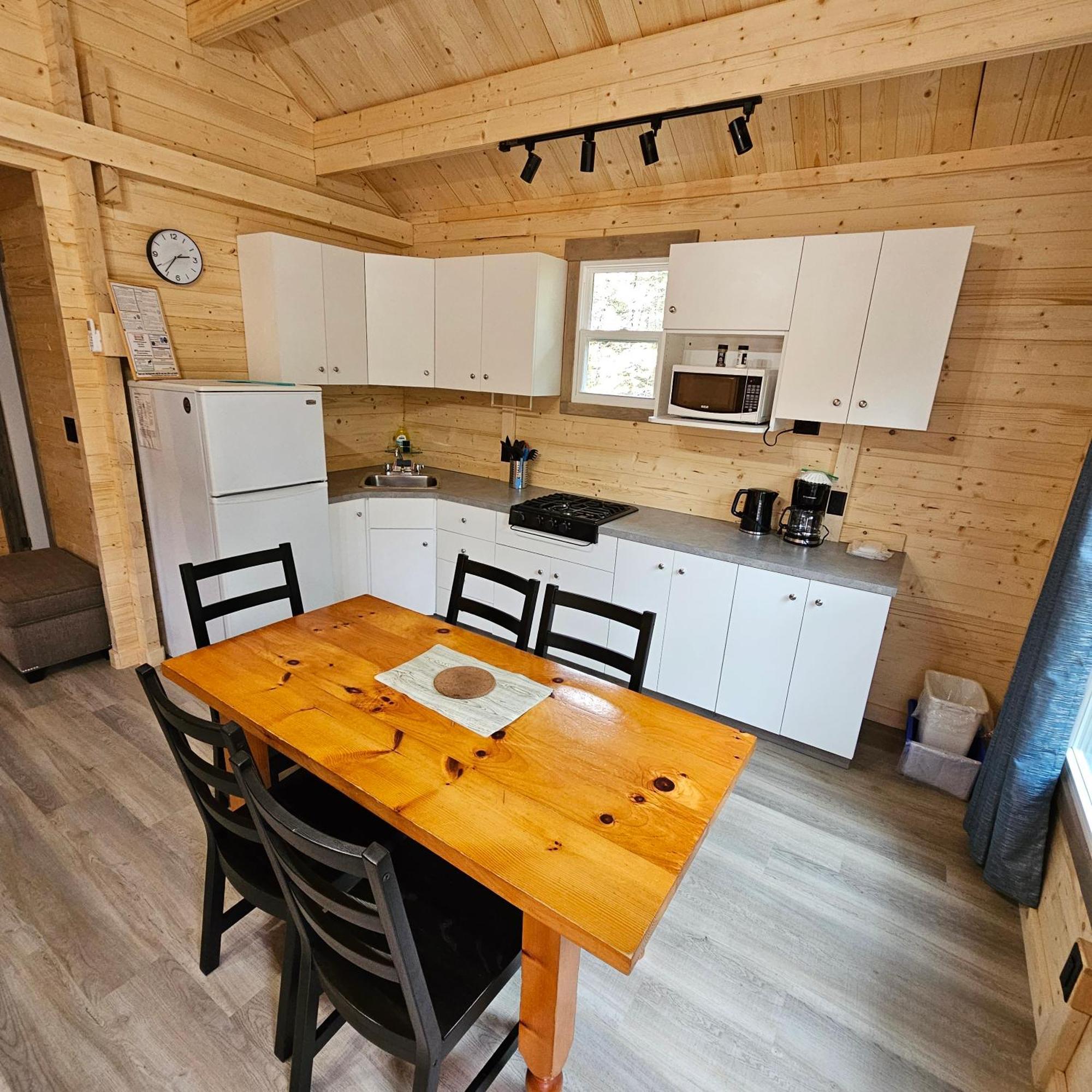 Parkway Cottage Resort And Trading Post Dwight Ngoại thất bức ảnh